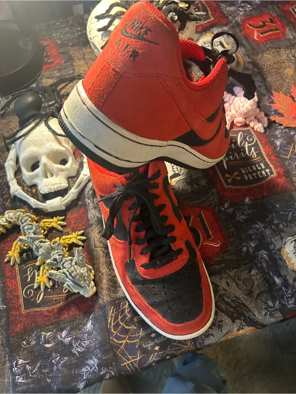Men's Athletic Shoes - Red & Black Low-Top Sneakers